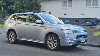 Mitsubishi Outlander 2013 photo 3