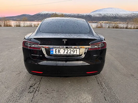 Tesla Model S 2018 photo 4
