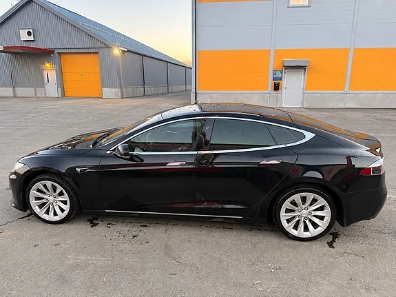 Tesla Model S 2018 photo 2