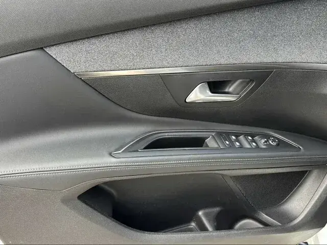 Peugeot 5008 2019 photo 2