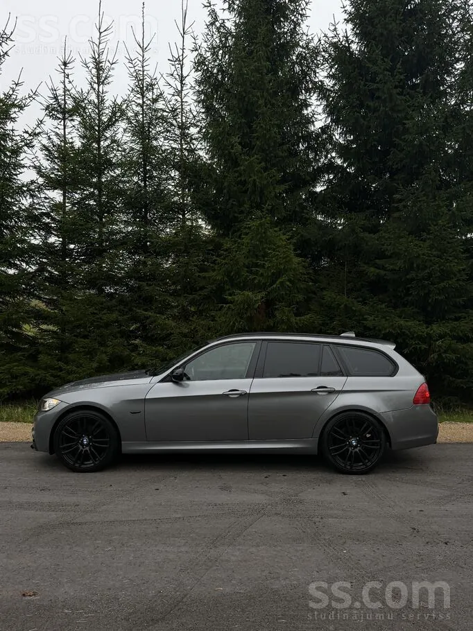 BMW 320 2012 photo 3