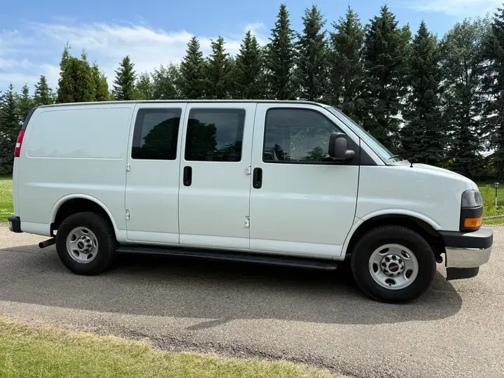 GMC Savana 2019 photo 4