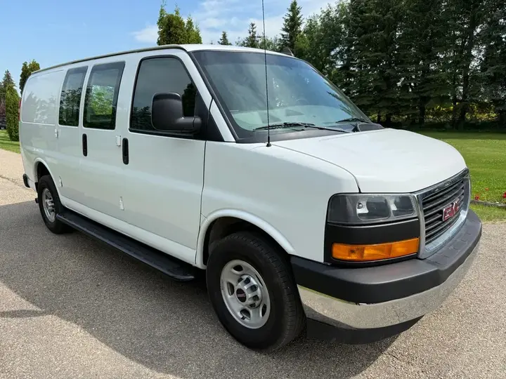 GMC Savana 2019 photo 3