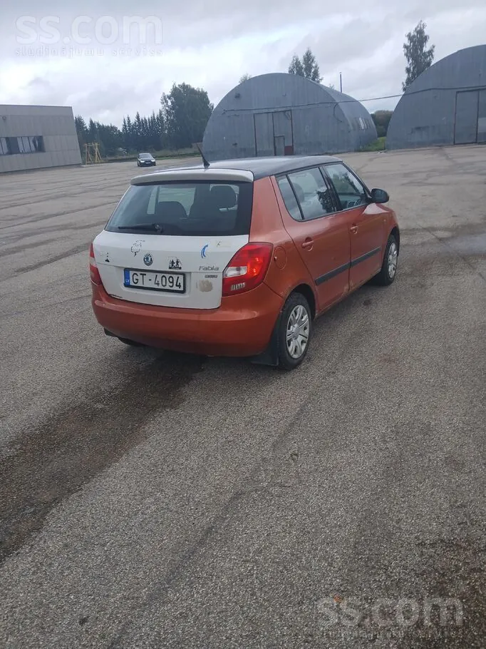 Skoda Fabia 2007 photo 3