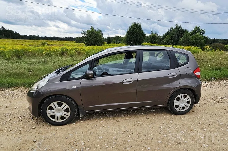 Honda Jazz 2012 photo 2