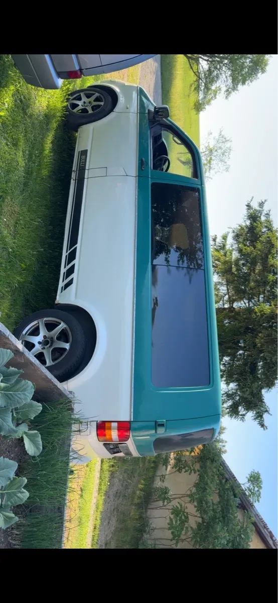 Volkswagen T5 2009 photo 2