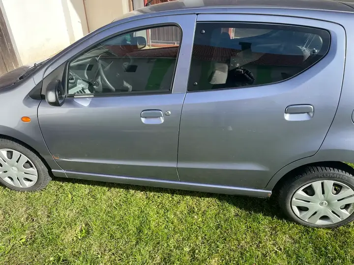 Nissan Pixo 2009 photo 2