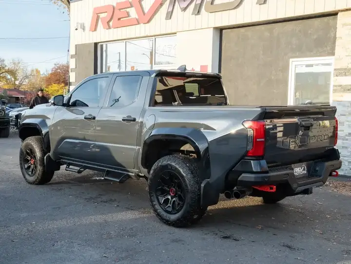 Toyota Tacoma 2024 photo 5