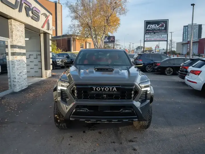 Toyota Tacoma 2024 photo 2