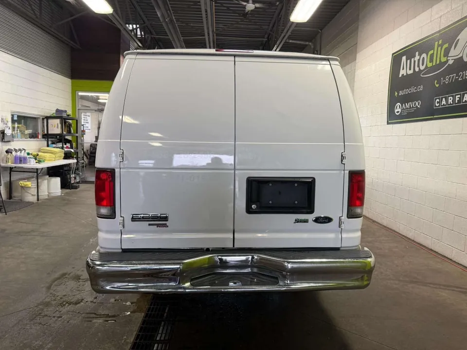Ford Econoline 2014 photo 5