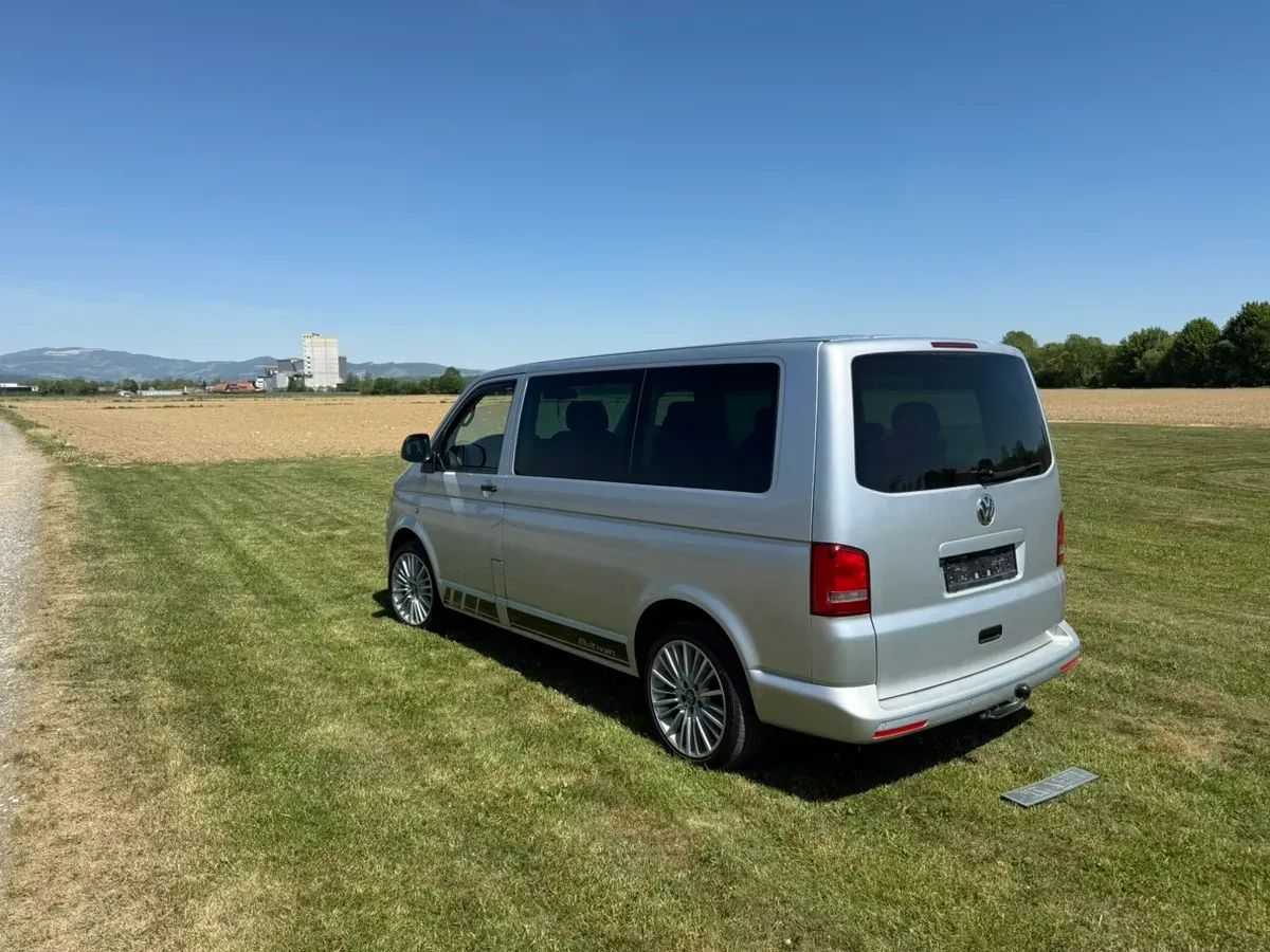 Volkswagen Multivan 2012 photo 3