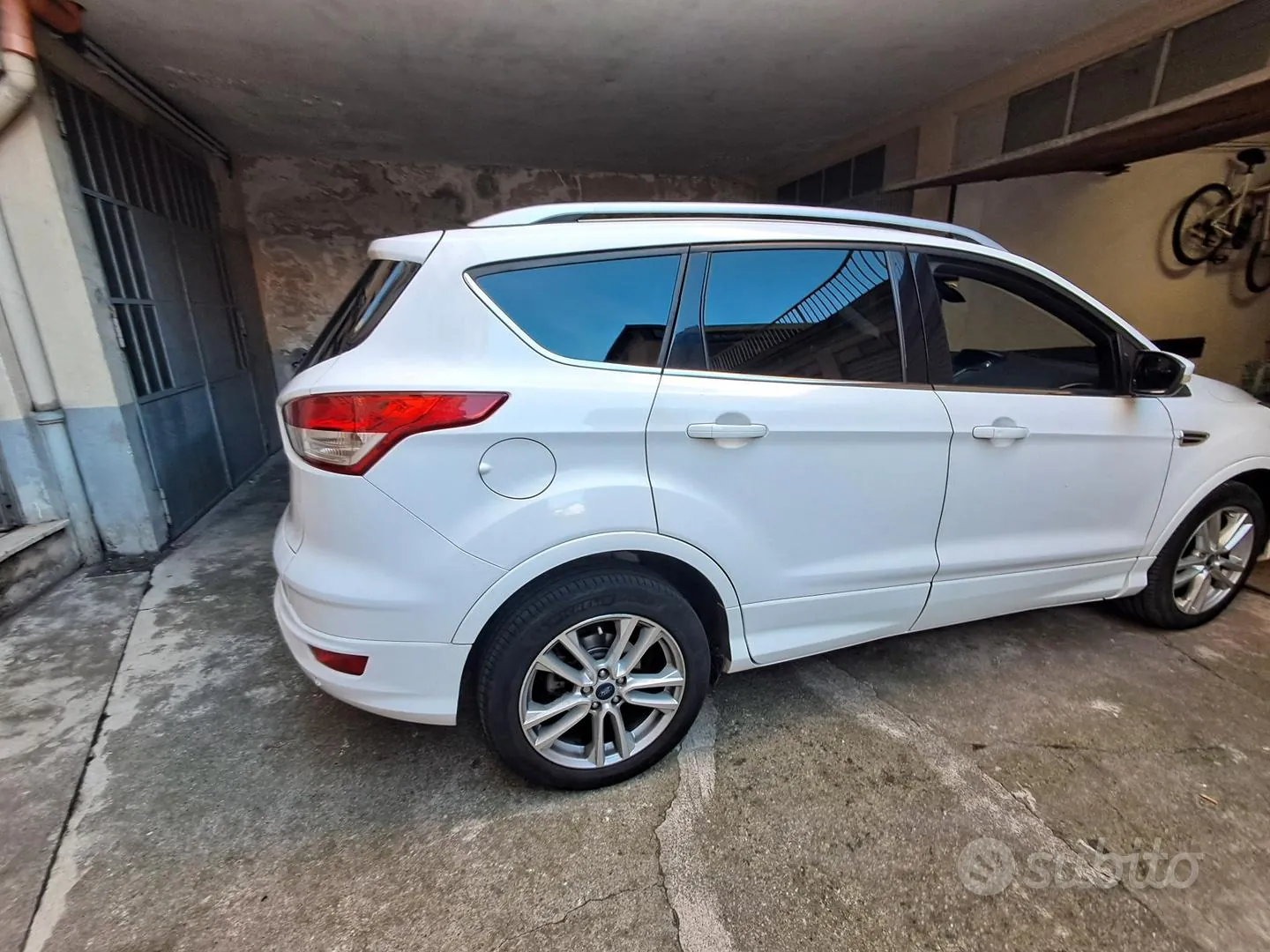 Ford Kuga 2014 photo 3