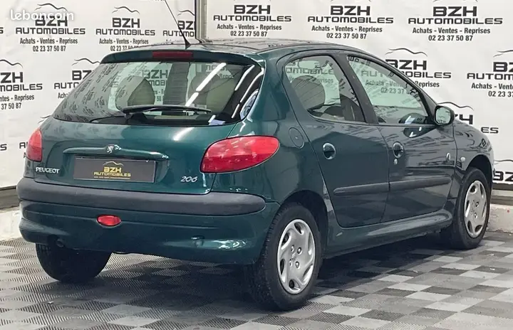 Peugeot 206 1999 photo 2