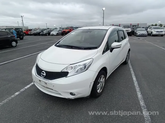 Nissan Note X 2015 photo 2