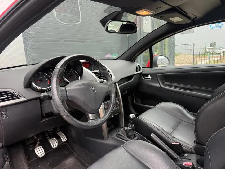 Peugeot 207 Cc 2012 photo 2