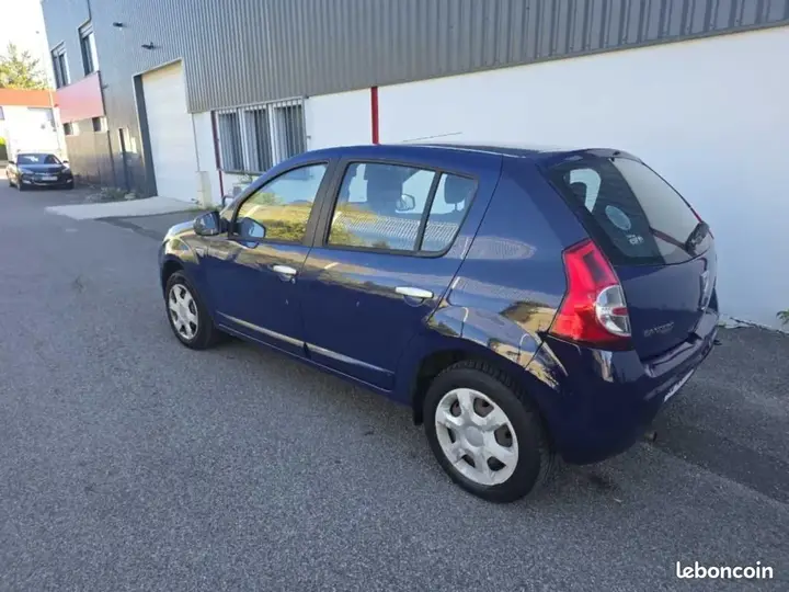Dacia Sandero 2009 photo 4