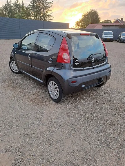 Peugeot 107 2008 photo 3
