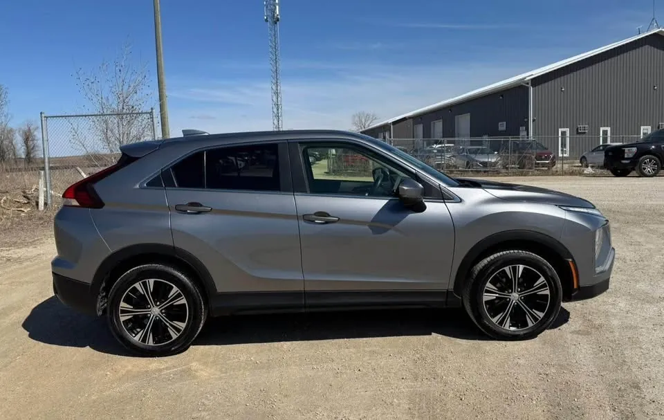 Mitsubishi Eclipse Cross 2022 photo 3
