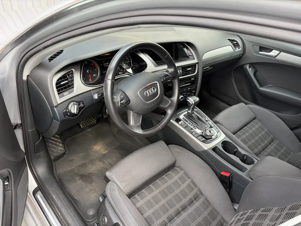 Audi A4 2014 photo 2
