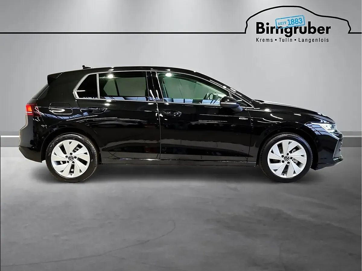 Volkswagen Golf 2026 photo 3