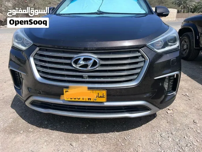 Hyundai Grand Santa Fe 2017 photo 2