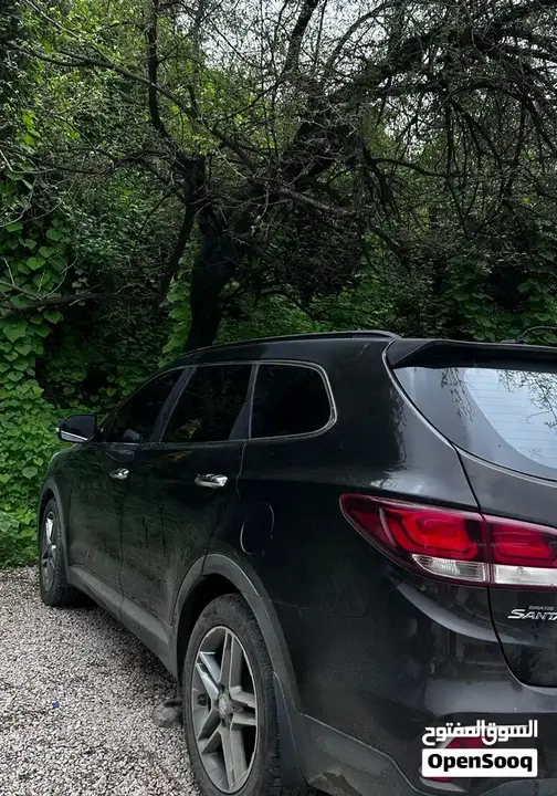 Hyundai Grand Santa Fe