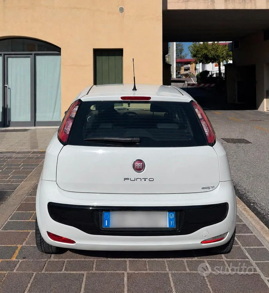 Fiat Punto Evo 2011 photo 2