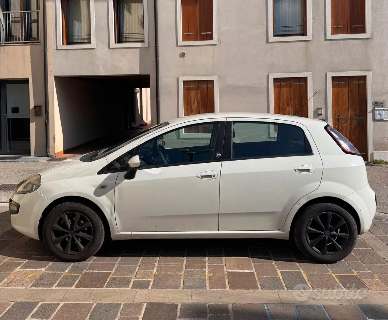 Fiat Punto Evo 2011 photo 3