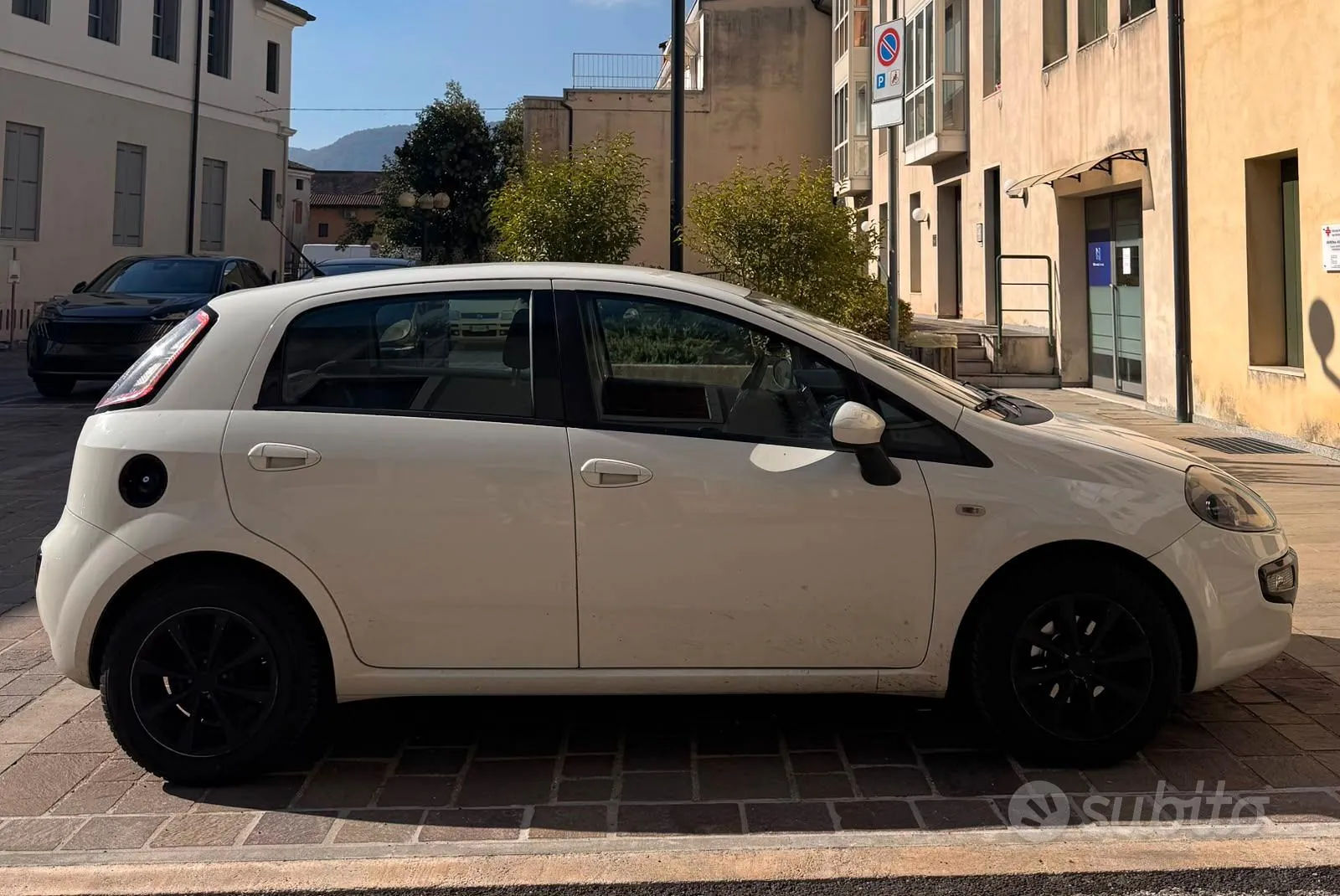 Fiat Punto Evo 2011 photo 4