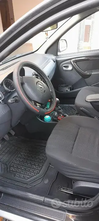 Dacia Duster 2010 photo 4