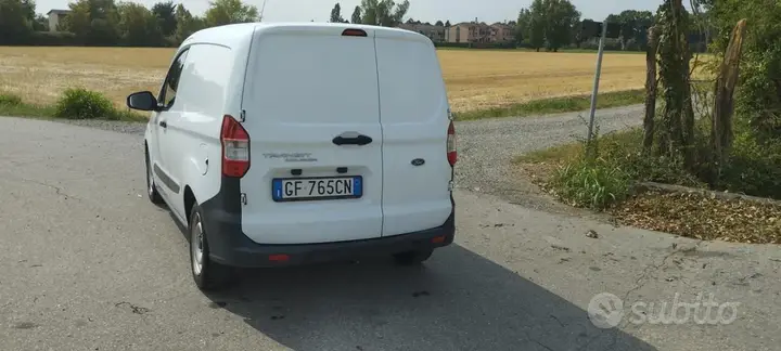 Ford Transit Courier 2021 photo 4