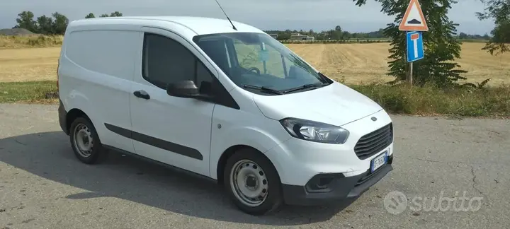 Ford Transit Courier 2021 photo 2