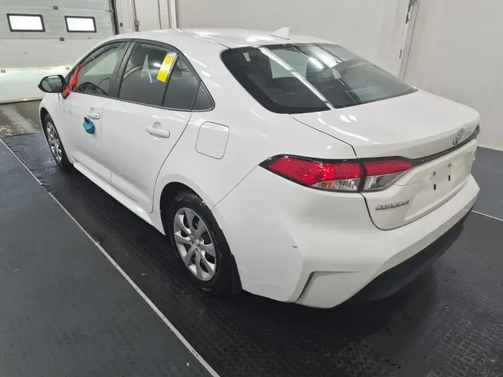 Toyota Corolla 2025 photo 2