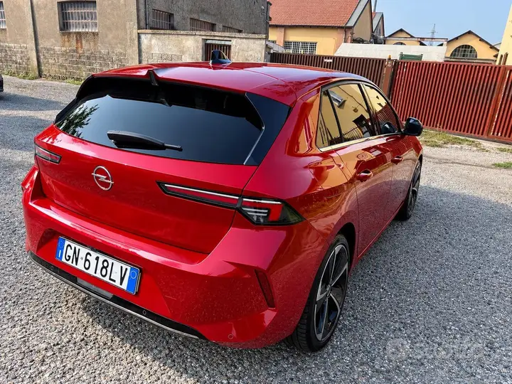 Opel Astra 2023 photo 2