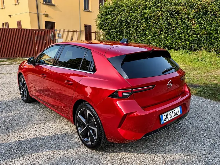 Opel Astra 2023 photo 3