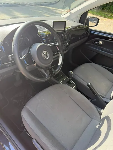 Volkswagen Up 2015 photo 2
