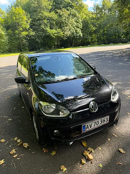 Volkswagen Up 2015 photo 3
