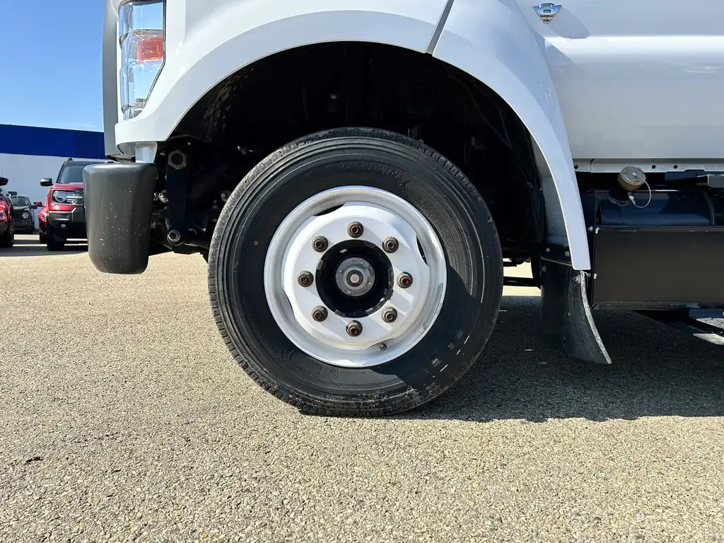 Ford F-650 2024 photo 2