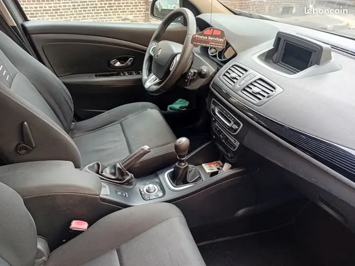 Renault Megane 2011 photo 3
