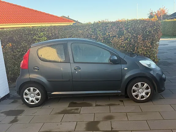 Peugeot 107 2009 photo 3