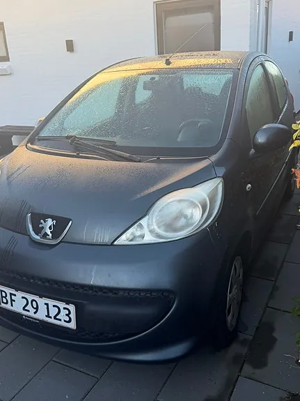 Peugeot 107 2009 photo 2