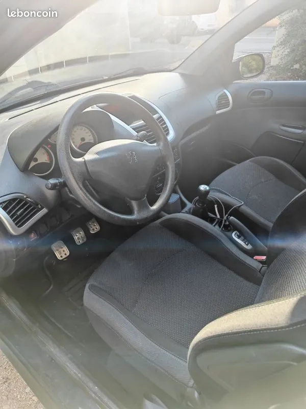 Peugeot 206 2009 photo 2