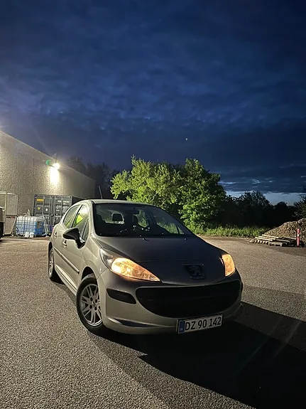 Peugeot 207 2008 photo 4