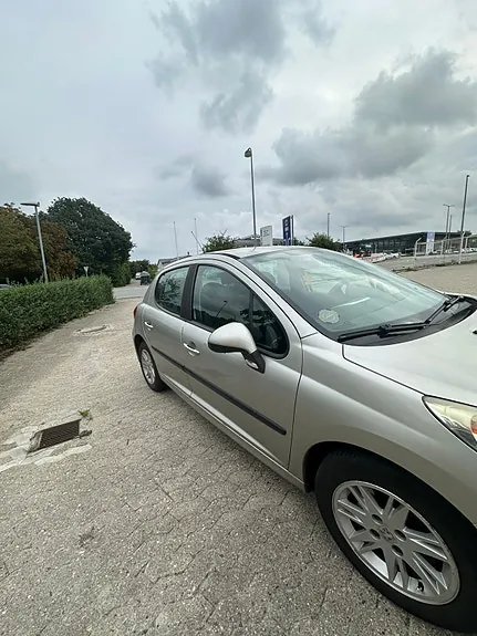 Peugeot 207 2008 photo 3