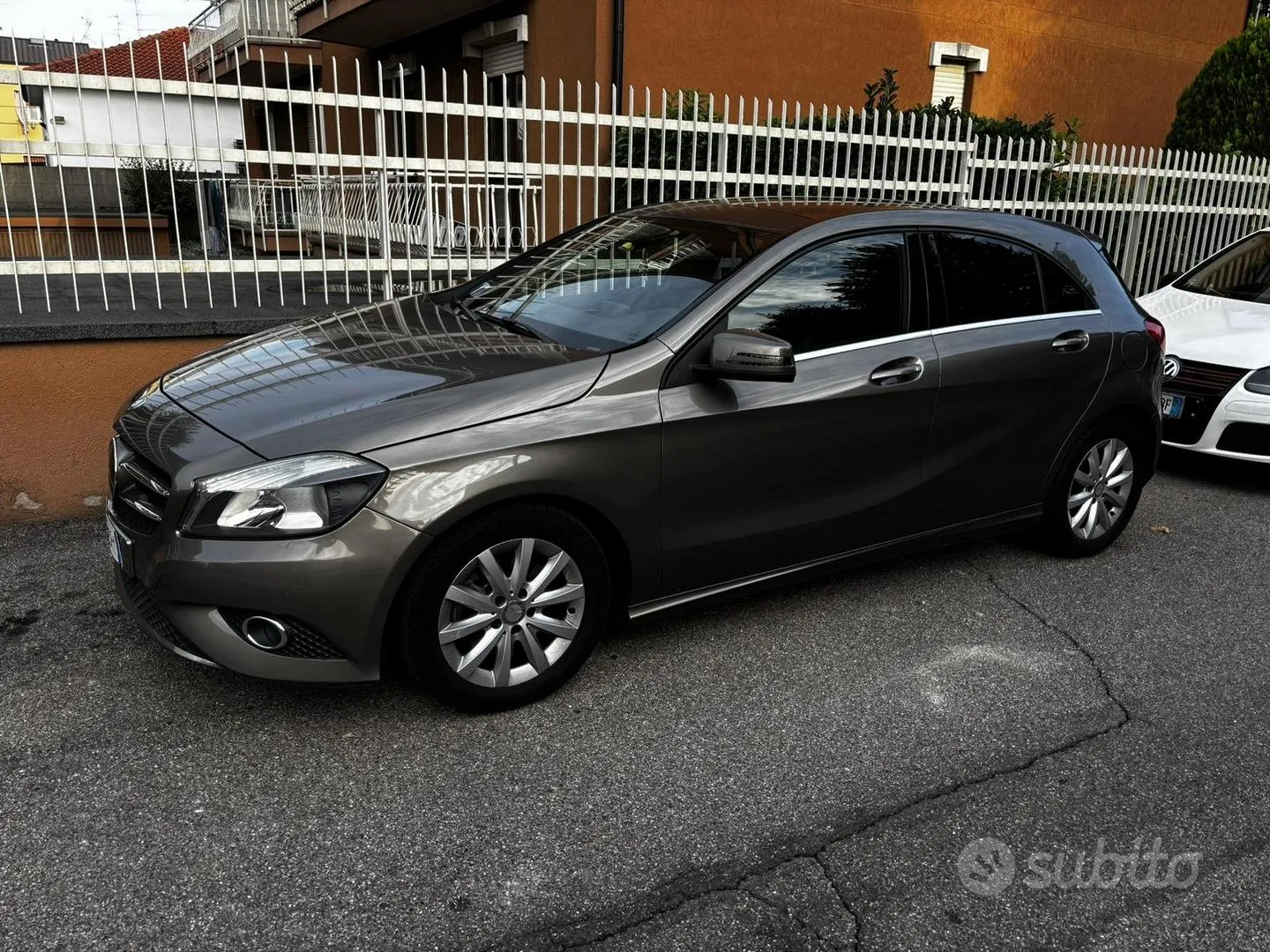 Mercedes-Benz A180 2014 photo 3