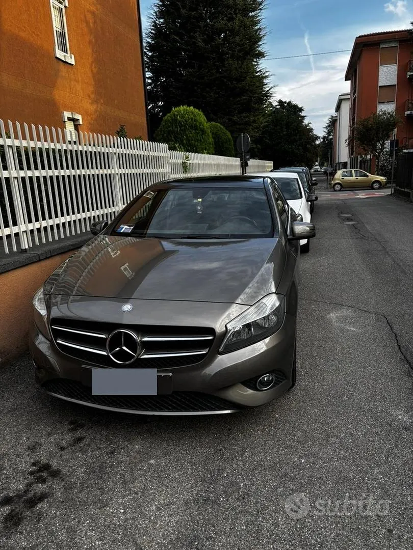 Mercedes-Benz A180 2014 photo 4