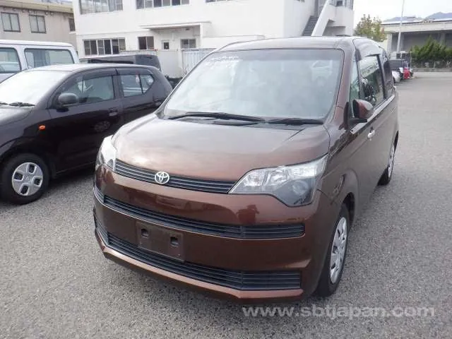 Toyota Spade F 2015 photo 2