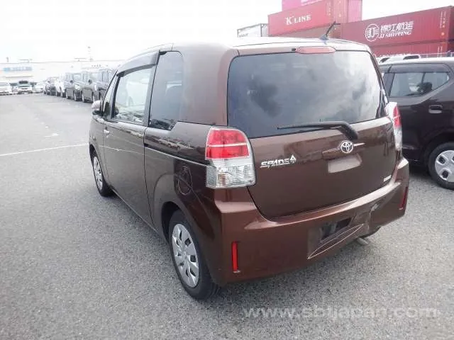 Toyota Spade F 2015 photo 3