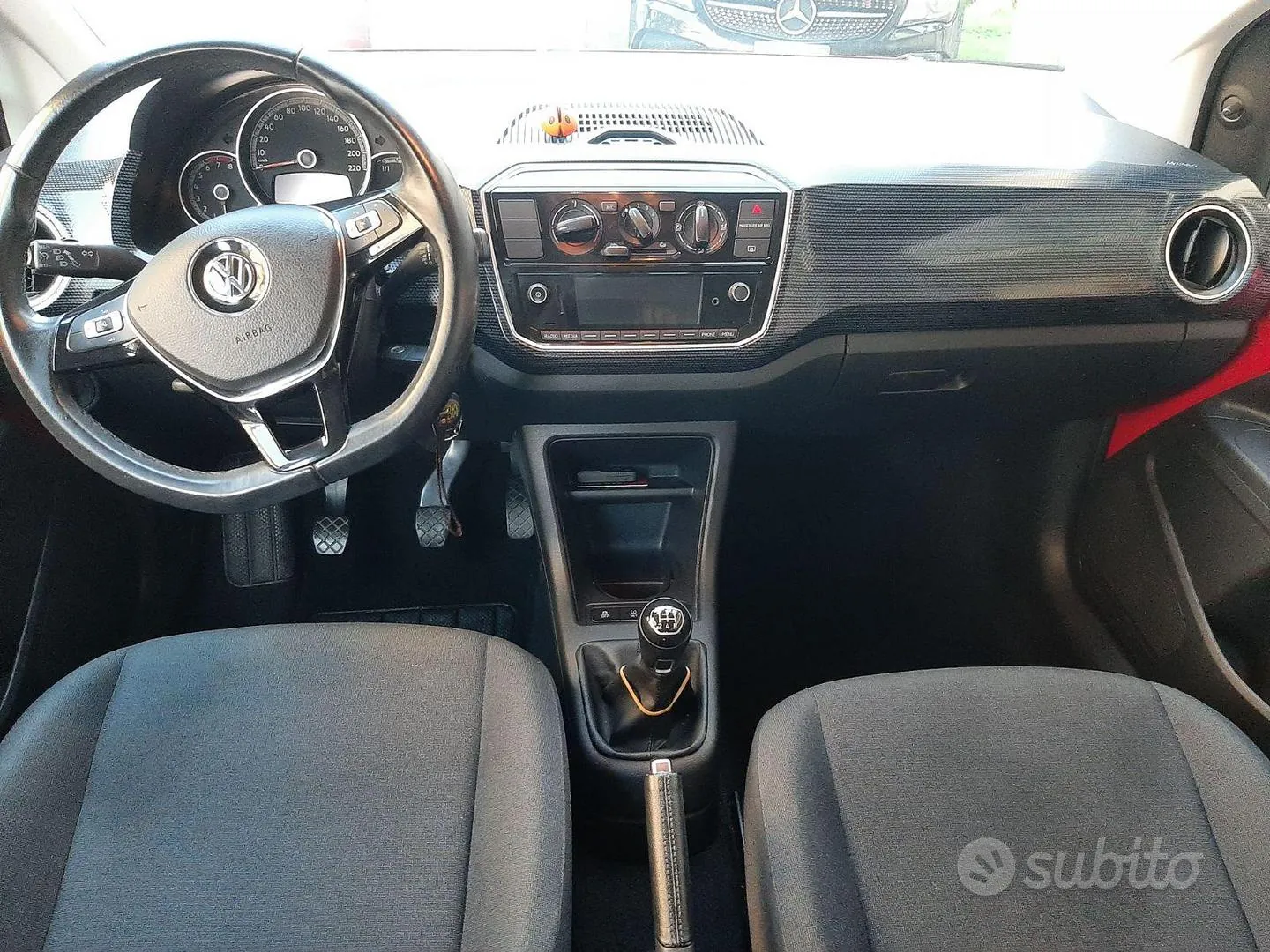 Volkswagen Up 2017 photo 5