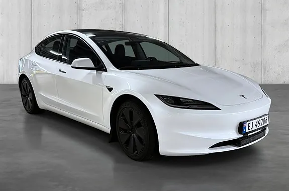 Tesla Model 3 2024 photo 2